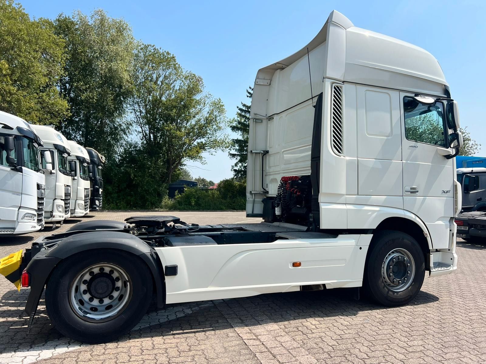Fahrzeugabbildung DAF 2xStück XF 480 FT, Intarder, Bj.2021