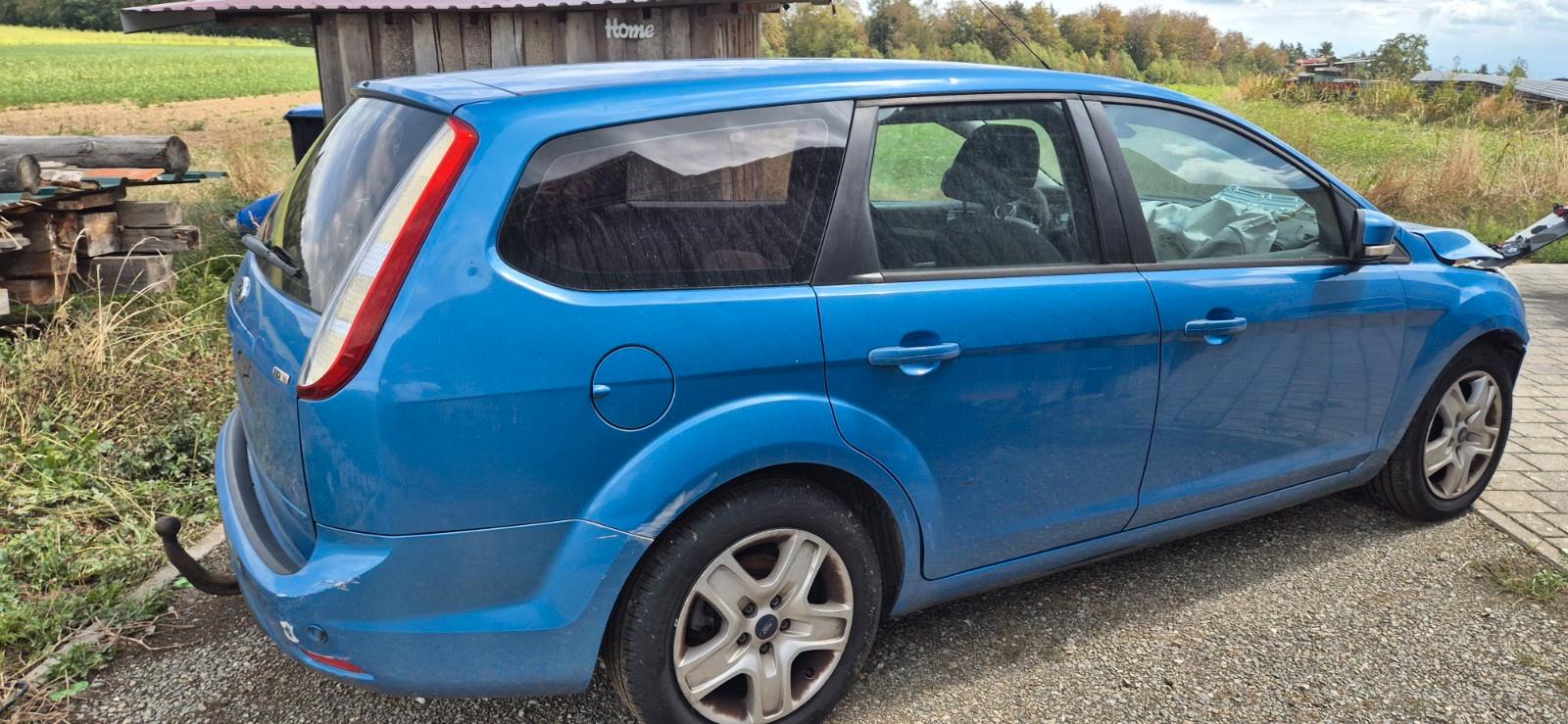 Ford Focus 2009 — interior