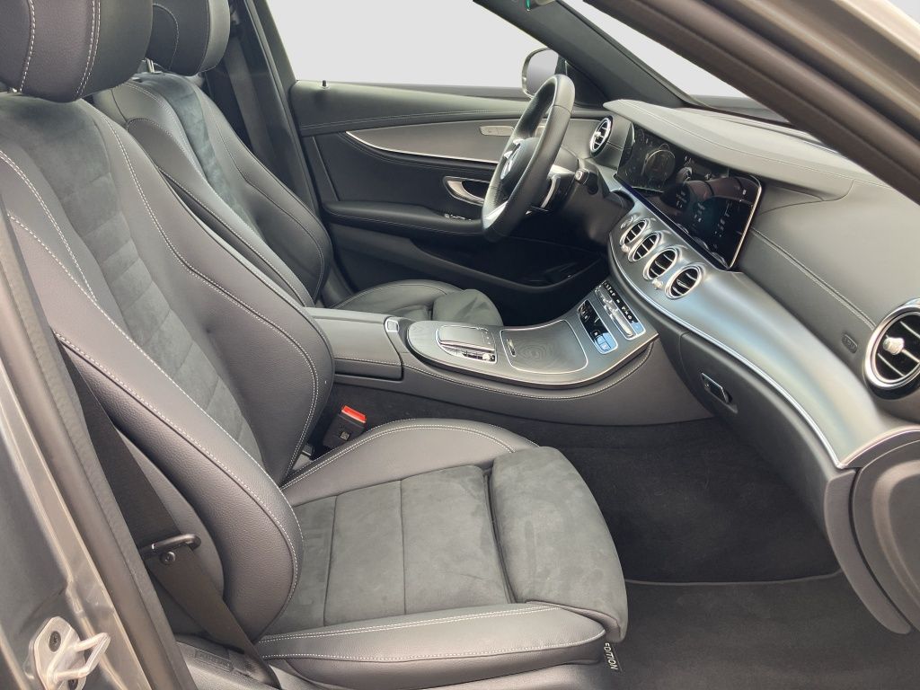Fahrzeugabbildung Mercedes-Benz E 220 d T-Modell AMG LINE*NightPaket*PanoDach