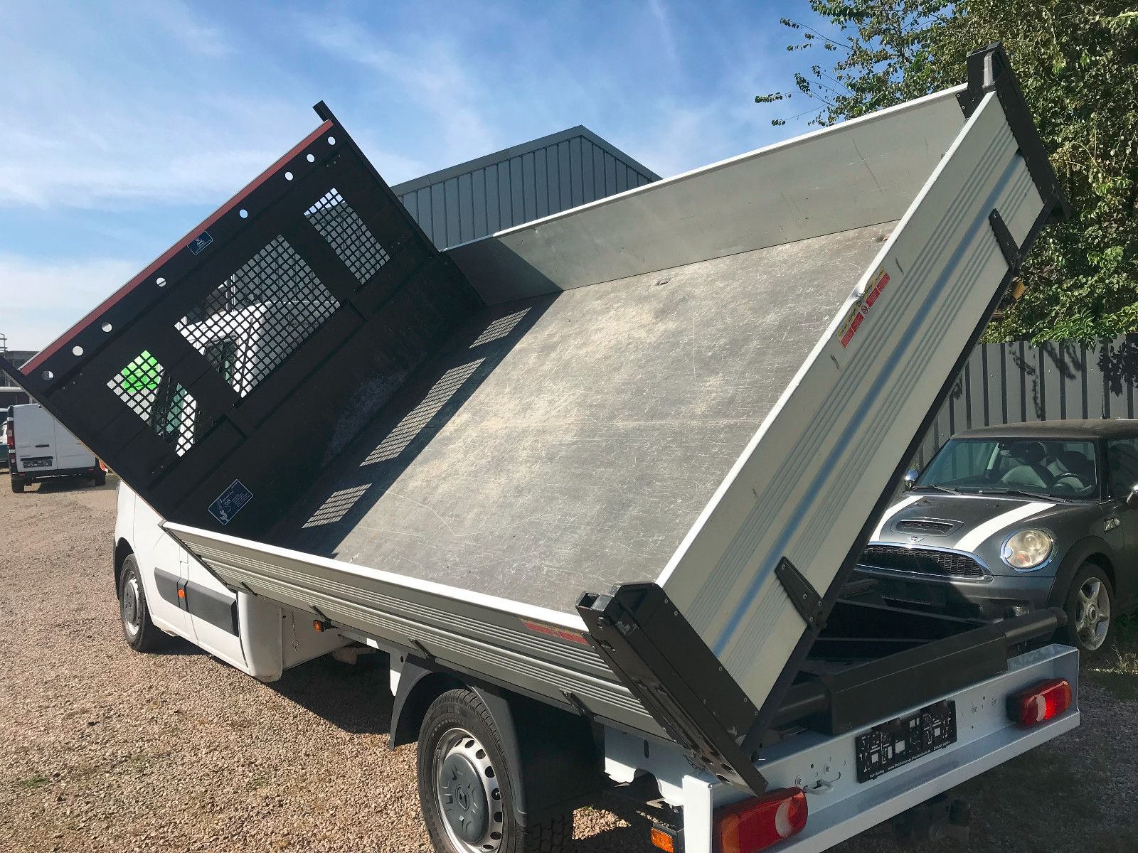 Fahrzeugabbildung Renault Master III DoKa ,L3H1,3-SEITENKIPPER