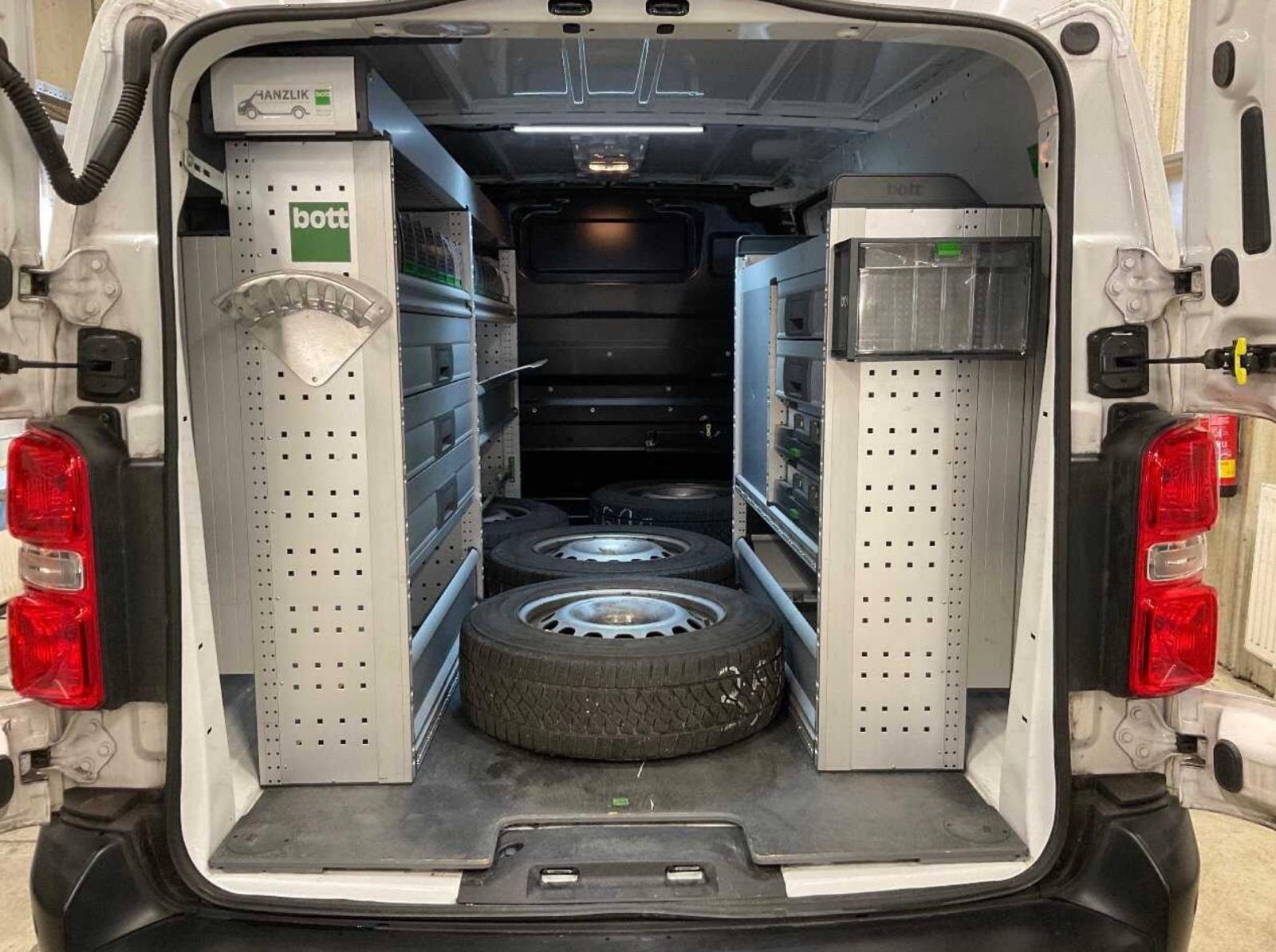 Peugeot Expert Premium L3 Kasten BOTT REGALE Klima