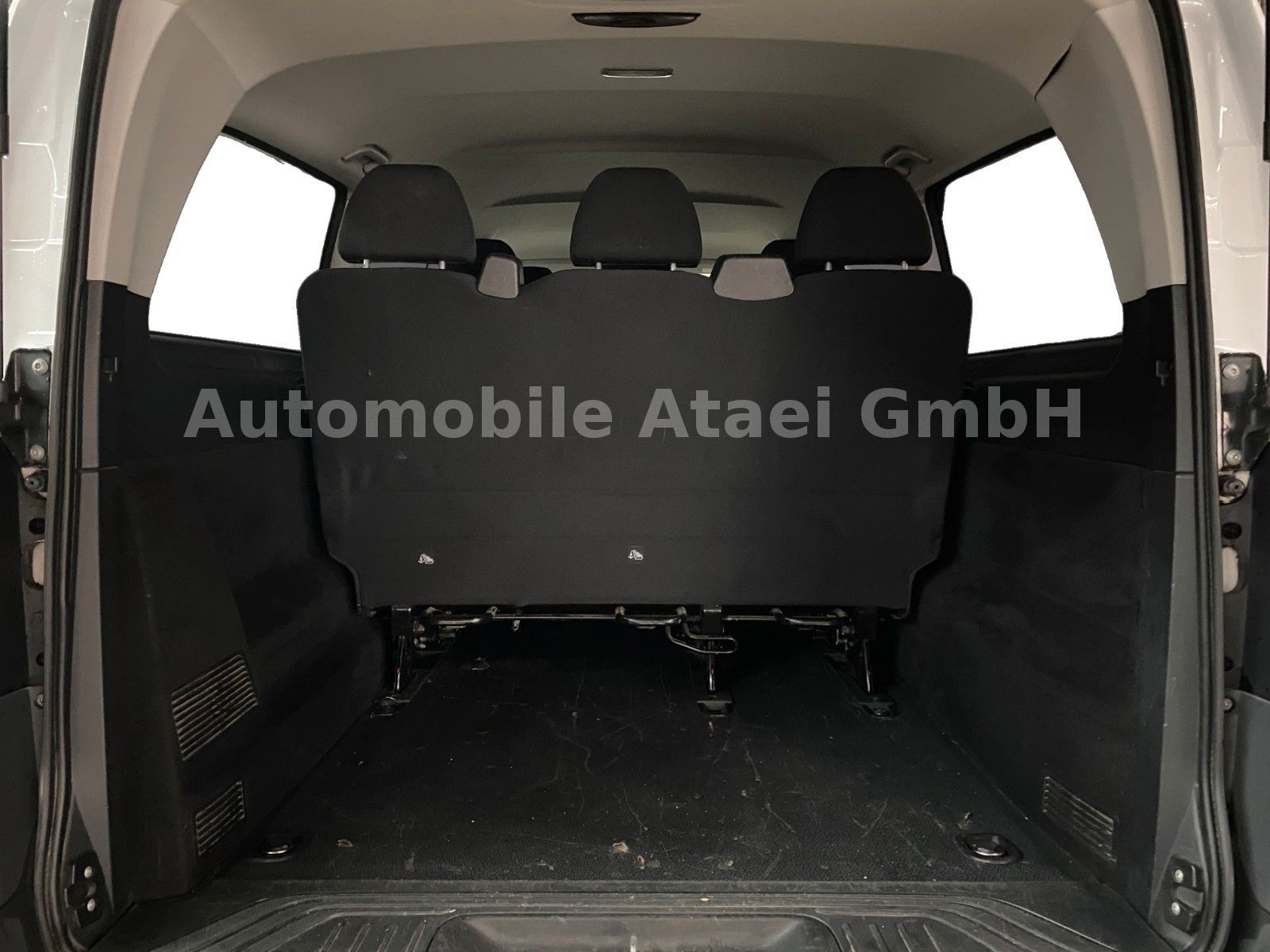 Fahrzeugabbildung Mercedes-Benz Vito Tourer extralang 114 Automatik NAVI (2937)