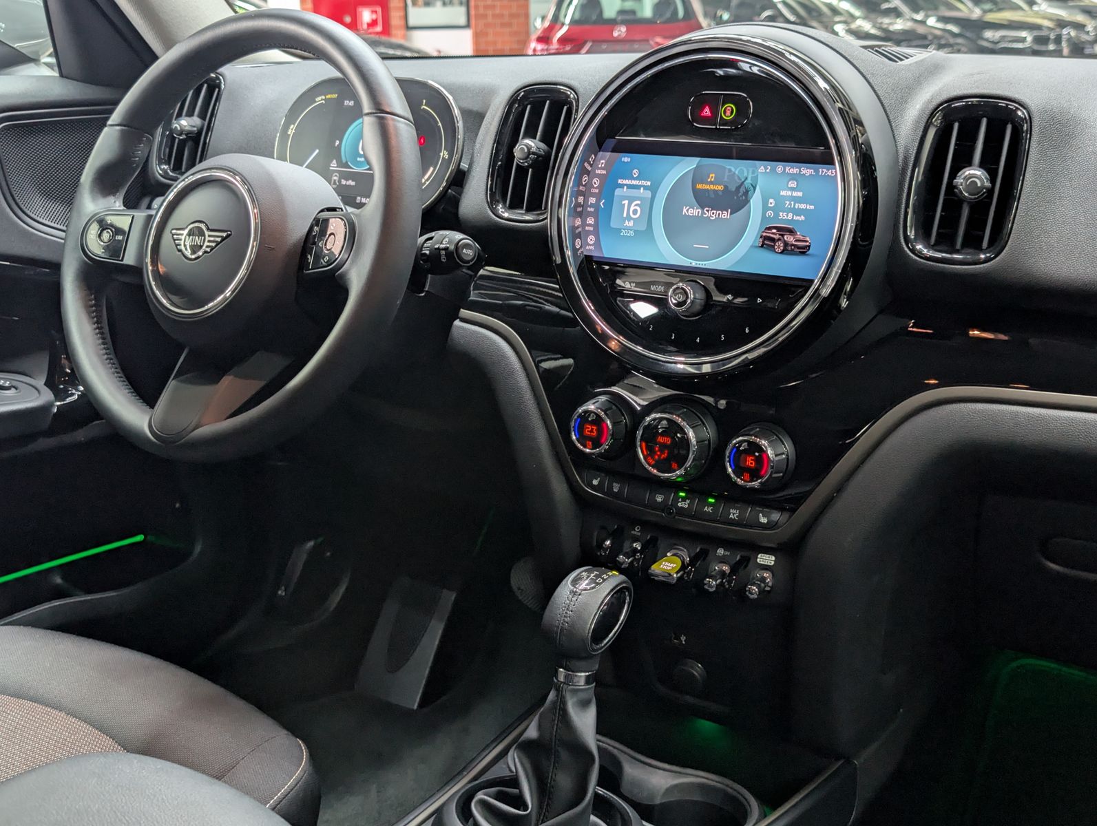 Fahrzeugabbildung MINI Countryman SE (Cooper) Essential Trim All4 94%So