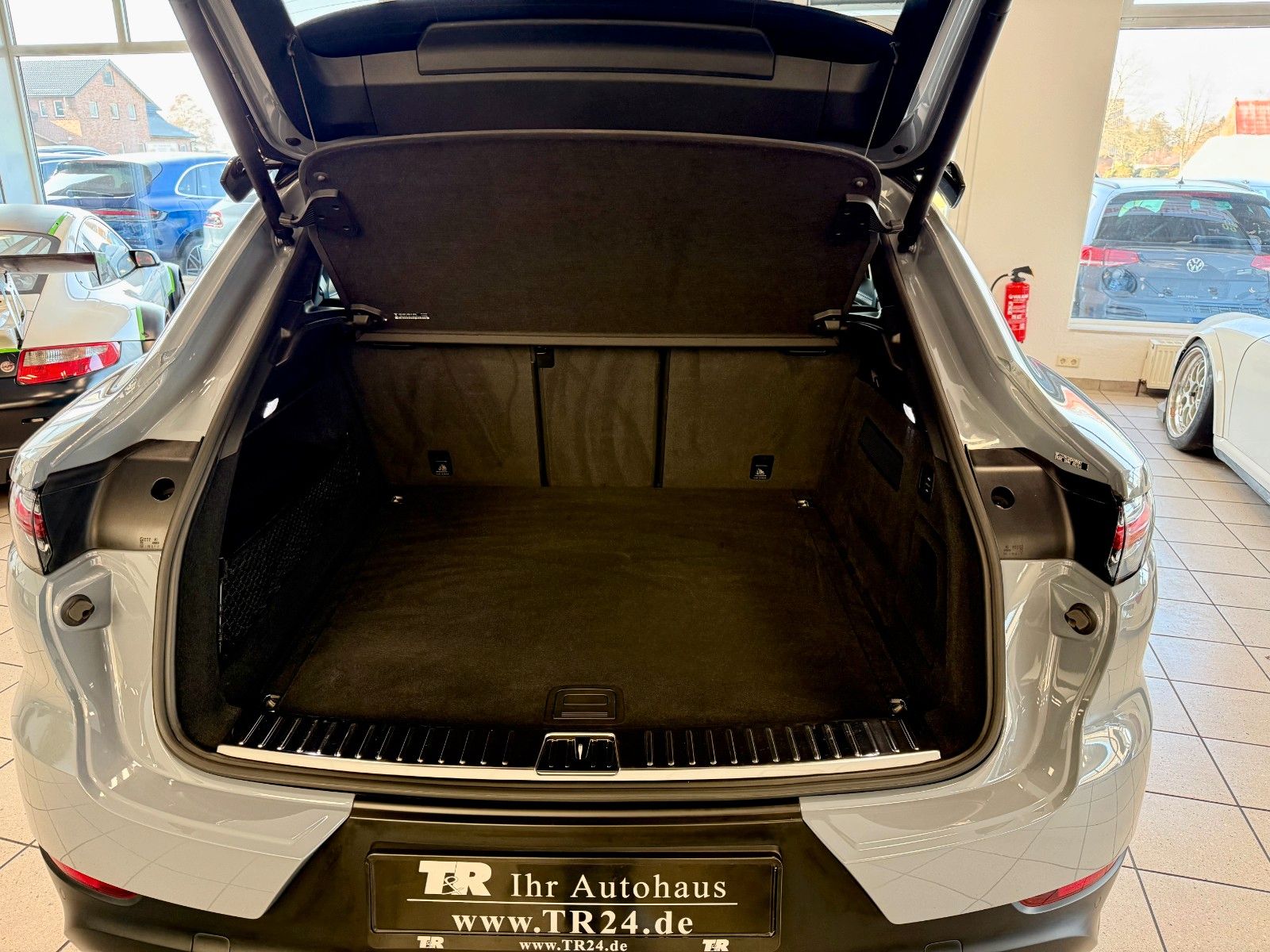 Fahrzeugabbildung Porsche Cayenne Turbo GT ACC / HeadUp / 22Zoll / Keyless
