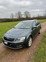 Skoda Octavia 1.6 TDI DSG Joy Combi Joy