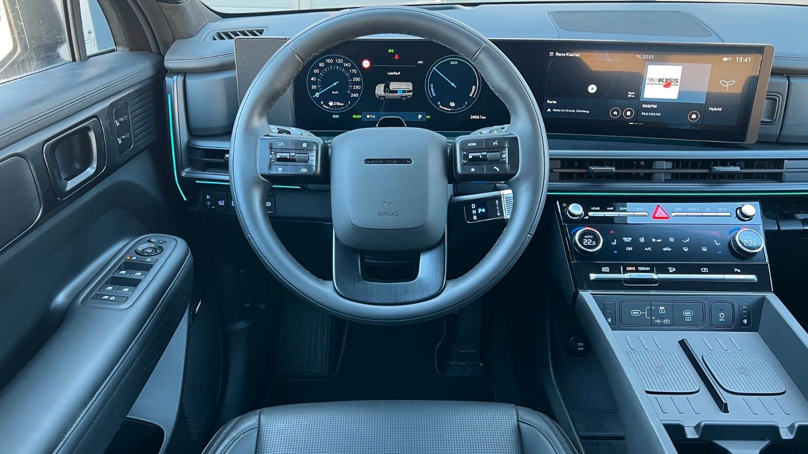 Fahrzeugabbildung Hyundai SANTA FE 1.6T-GDI HEV Blackline *Standhzg*AHK*