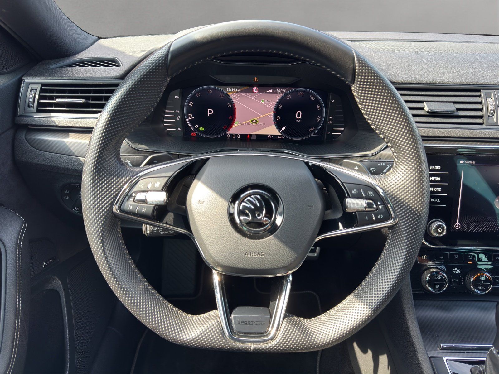 Fahrzeugabbildung SKODA Superb Combi 2.0 TSI Sportline 4x4/AHK/360°/ACC/