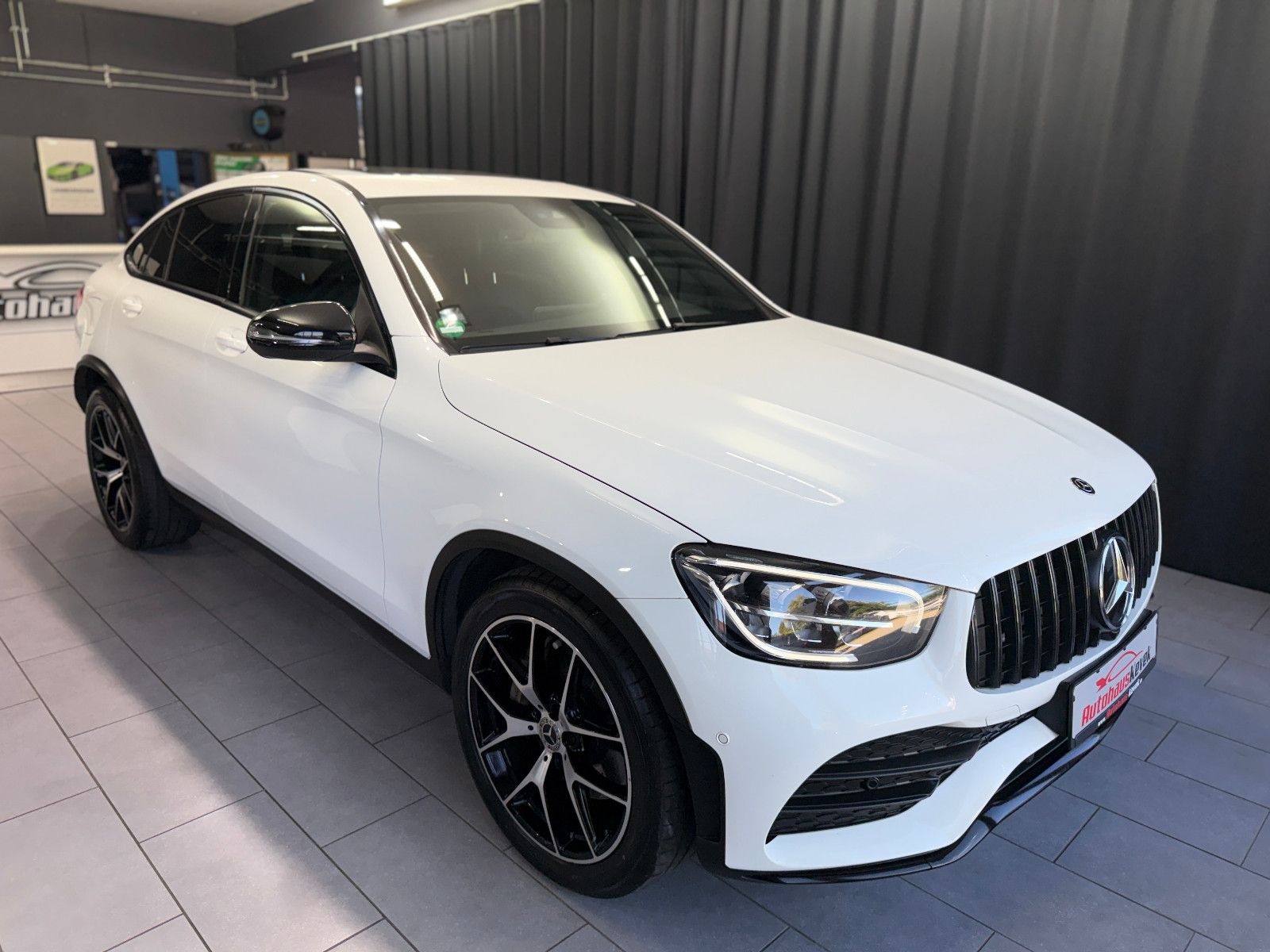 Fahrzeugabbildung Mercedes-Benz GLC 300 d Coupe 4Matic |AMG-LINE|AHK|PANO|LED