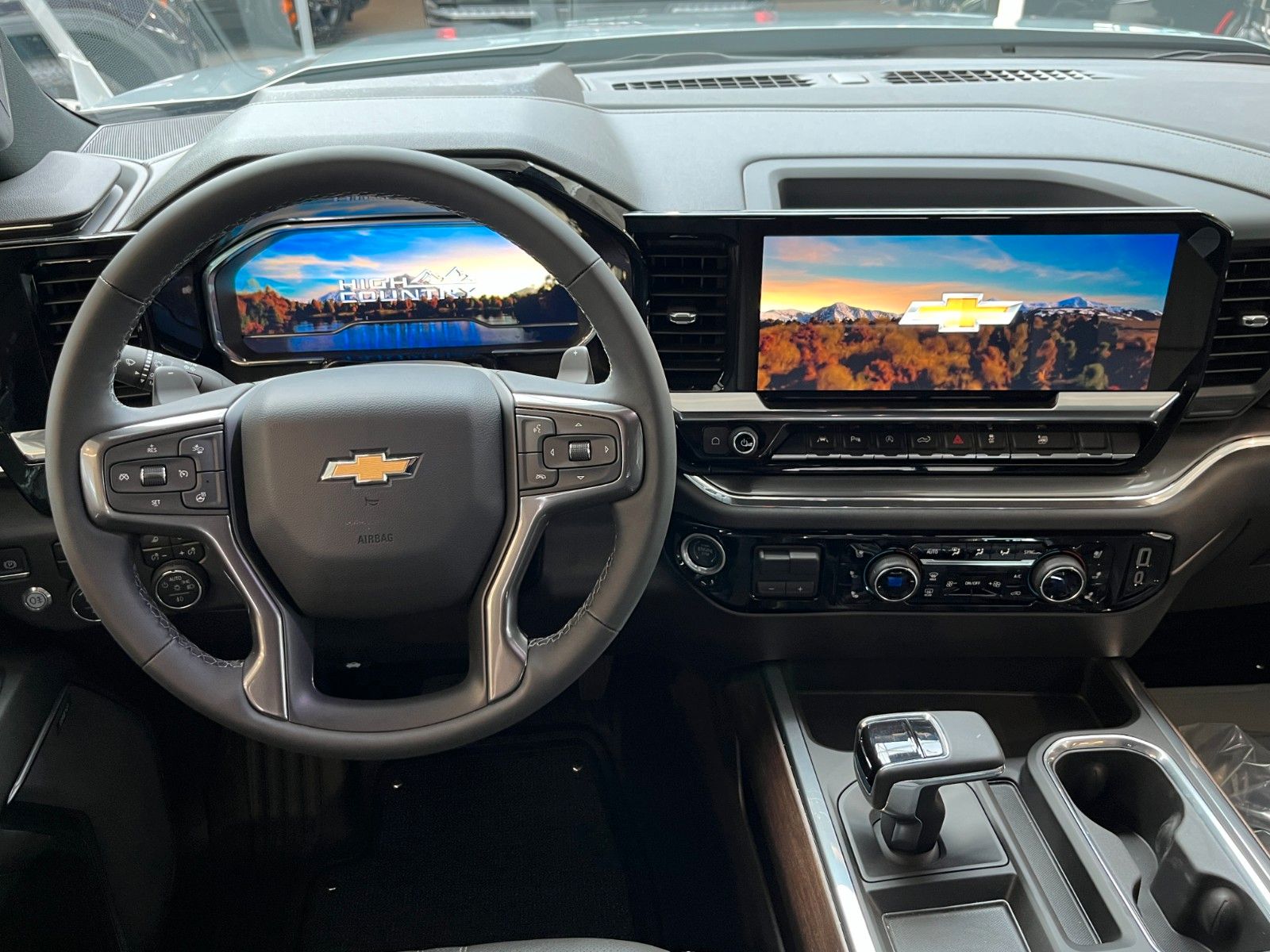 Fahrzeugabbildung Chevrolet Silverado 6.2 V8 High Country Black Package