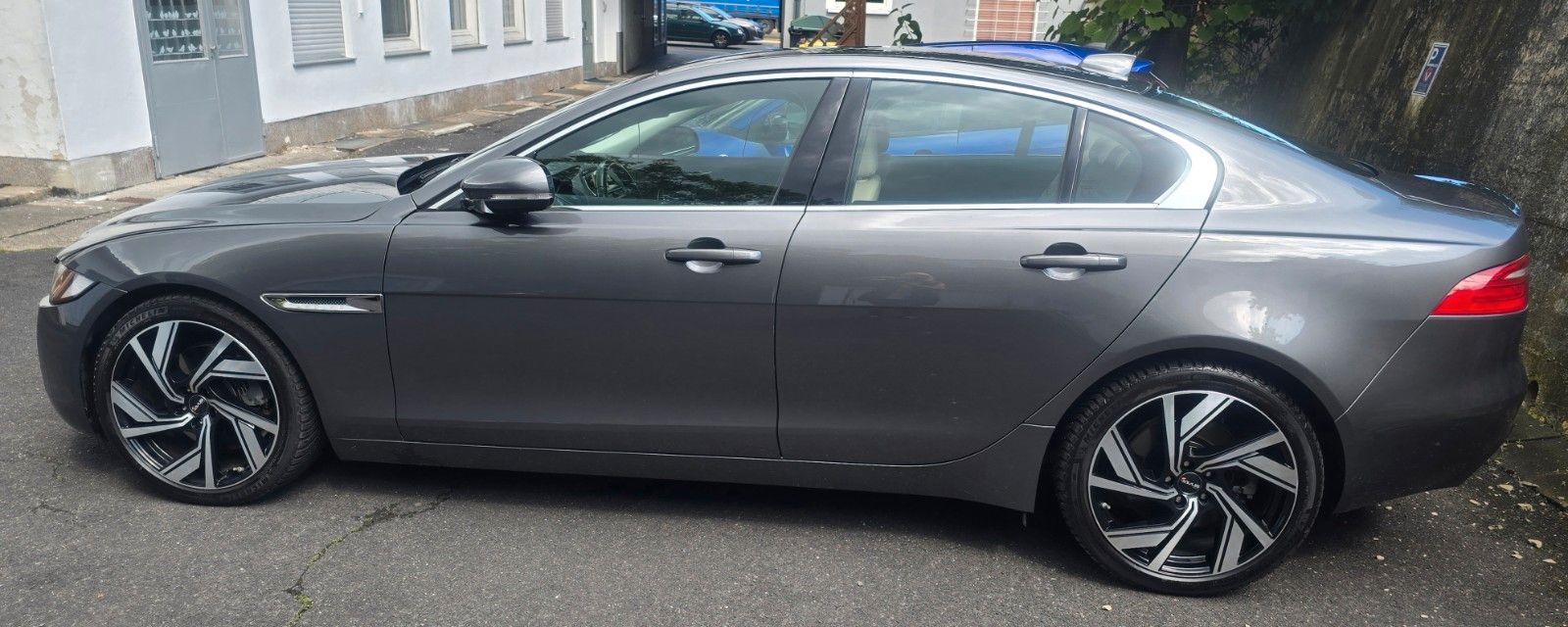 Jaguar XE Luxuriöses Sportcoupe XE 20t,200PS