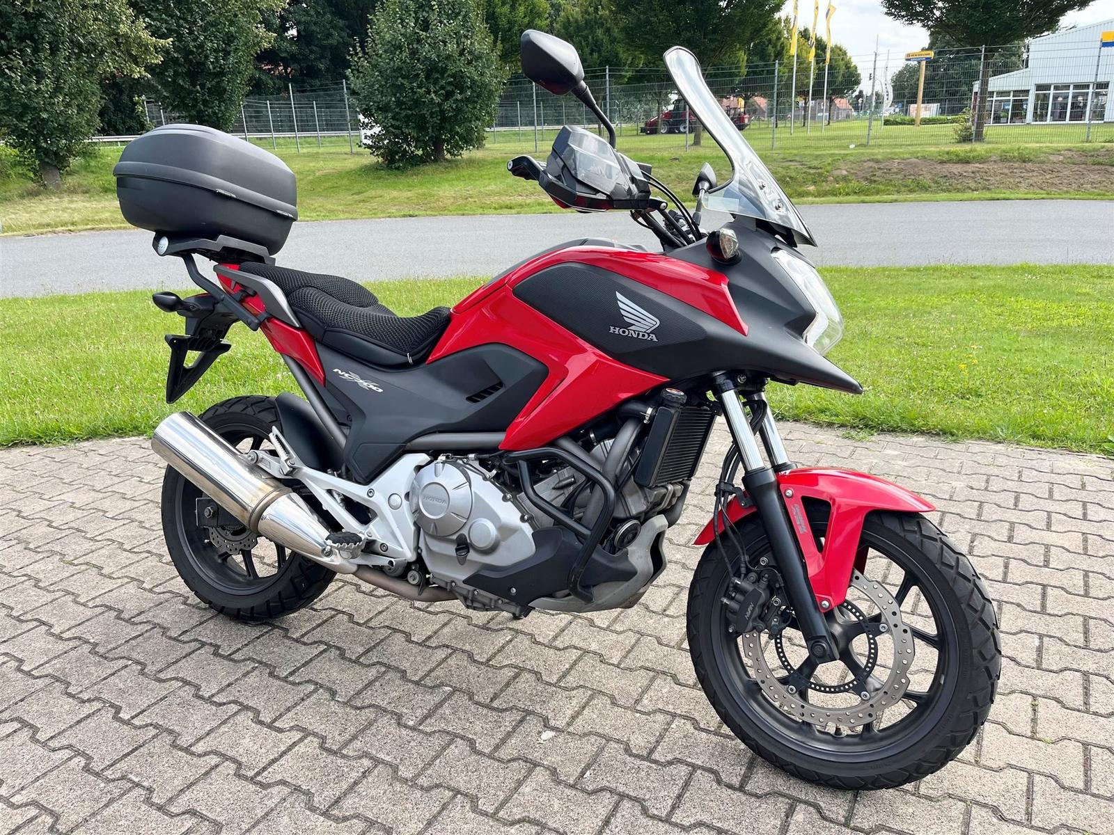 Honda NC700X NC700 XA RC63