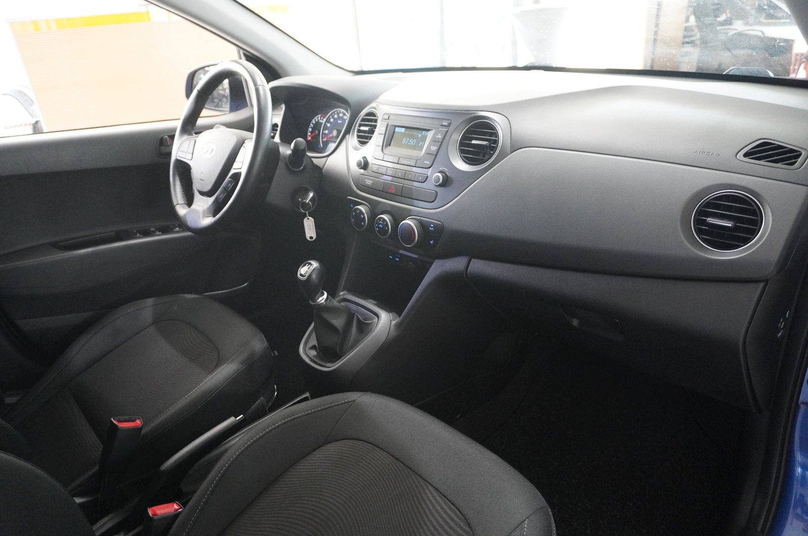 Fahrzeugabbildung Hyundai i10 1.2 YES! 5-TÜR KLIMA/WINTER/TEMP./NEBEL/DAB+