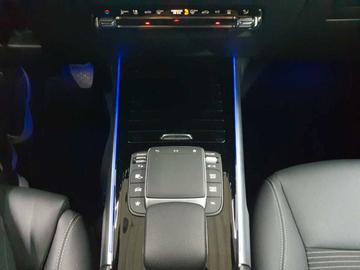 صورة 10 لـ 2022 Mercedes-BENZ EQB