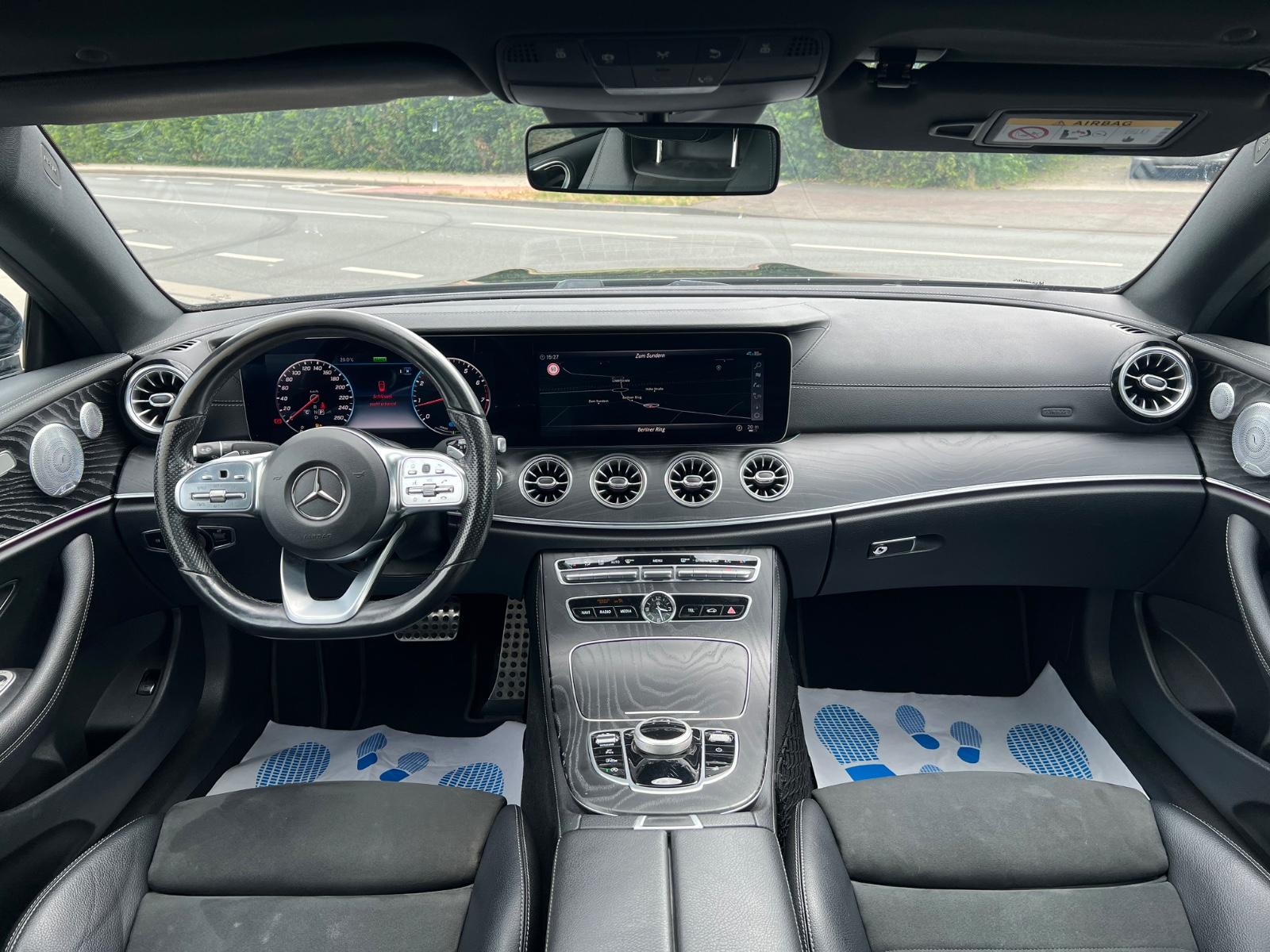 Mercedes-Benz E 300 E Coupe AMG Line Panorama Soft -Close