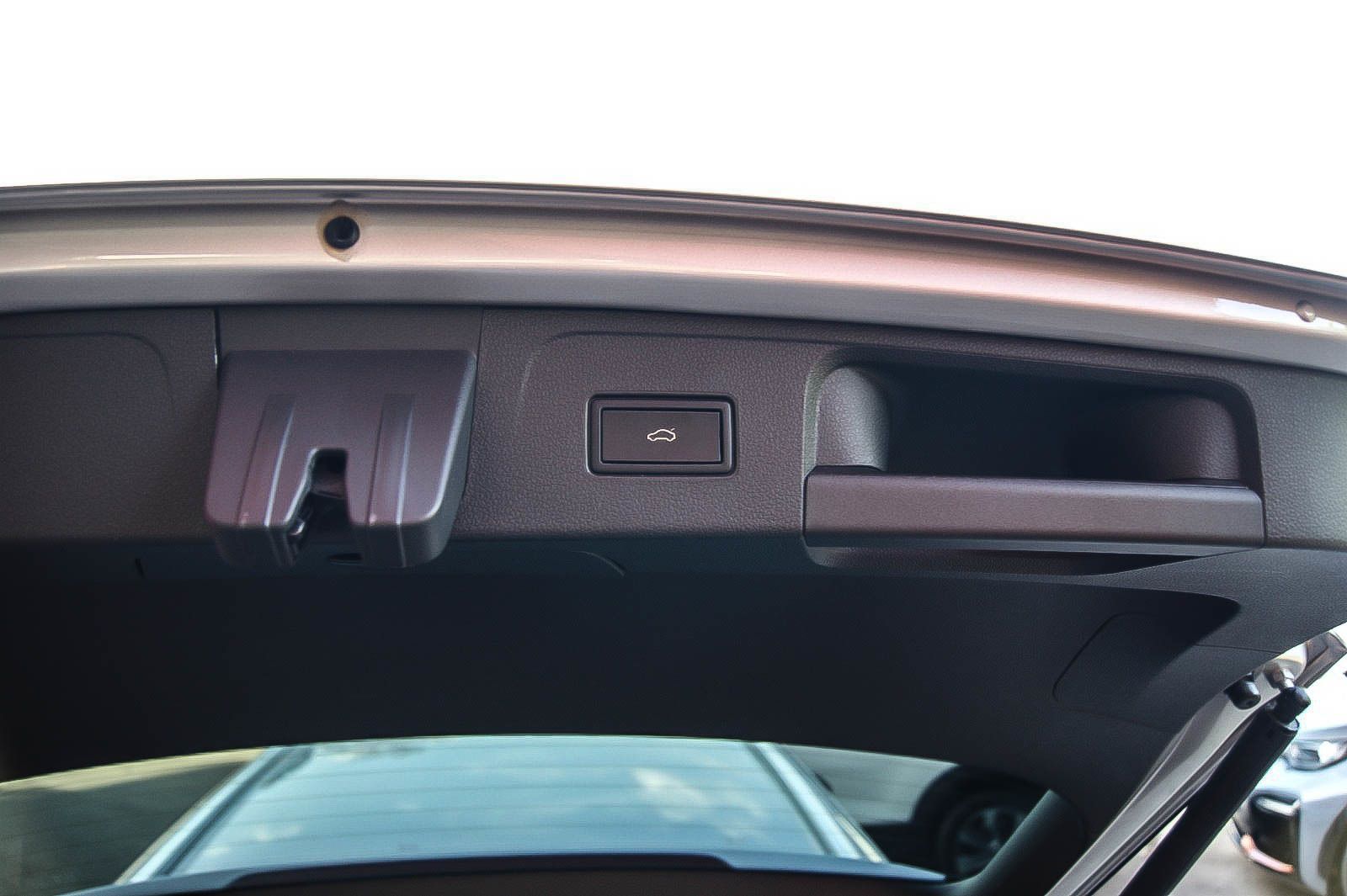 Fahrzeugabbildung Volkswagen Passat Variant 2.0 TDI Elegance VIRTUAL MATRIX