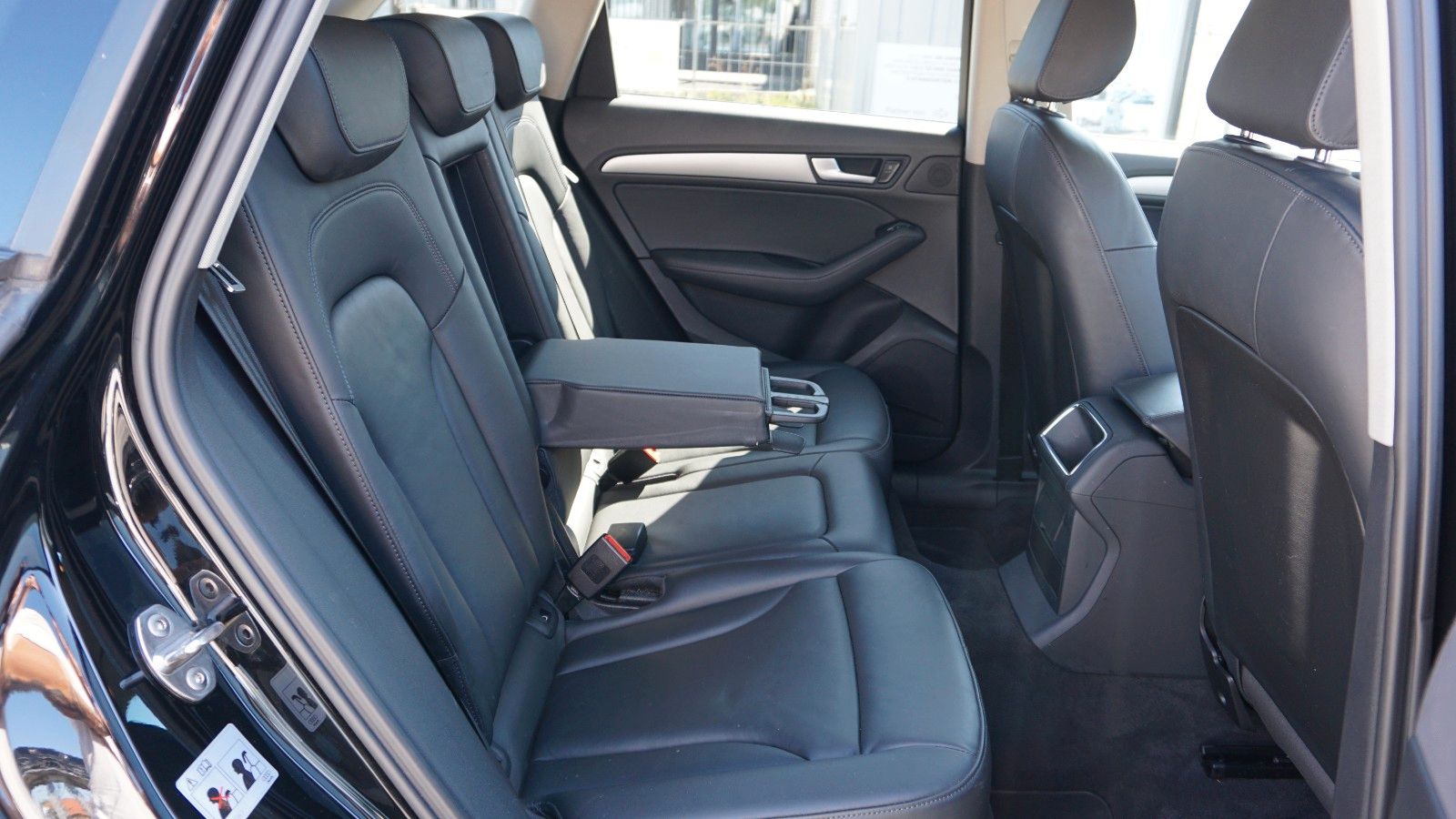 Fahrzeugabbildung Audi Q5 2.0 TFSI  quattro, Leder, SHZ, 8 fach bereift