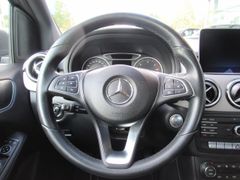 Fahrzeugabbildung Mercedes-Benz B180 CDI Style 7G-DCT AHK NAVI LED TWA GRA MFL