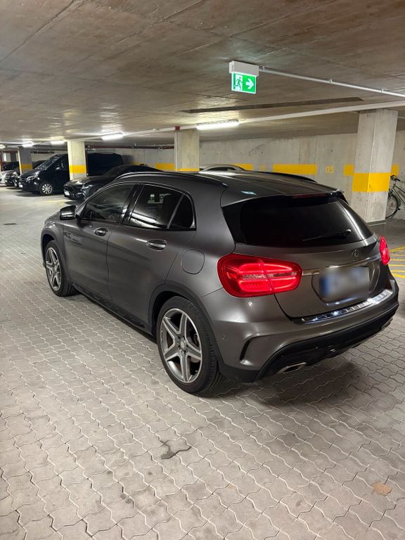 Image of Mercedes-Benz GLA 180