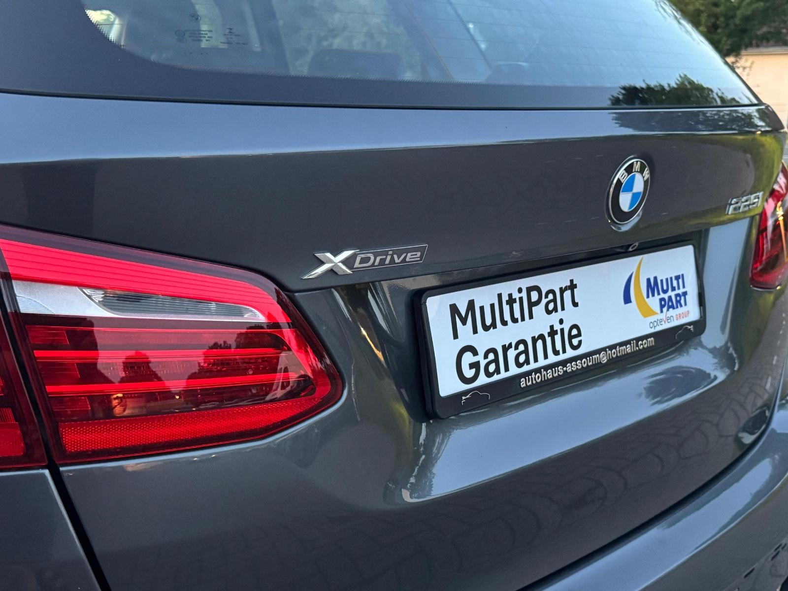 BMW 225i xDrive Sport Line/Pano/AHK/Kamer/H-up/Leder