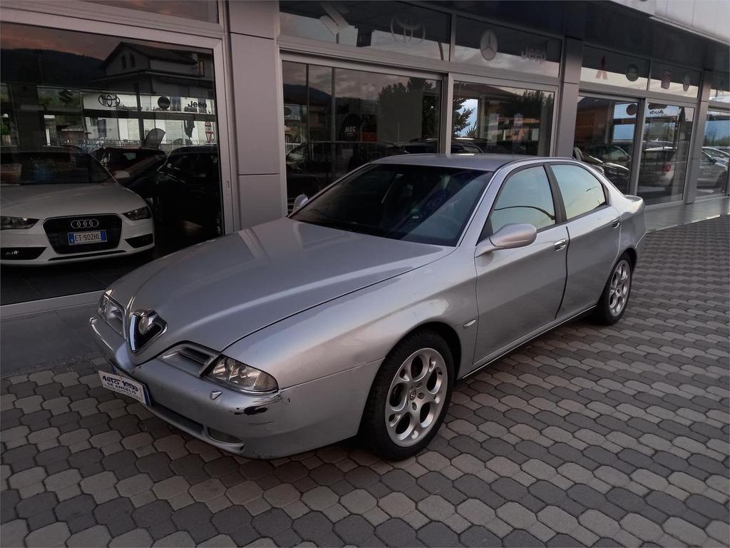 Alfa Romeo 166