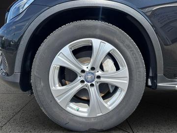 2015 Mercedes-BENZ GLC — миниатюра 17