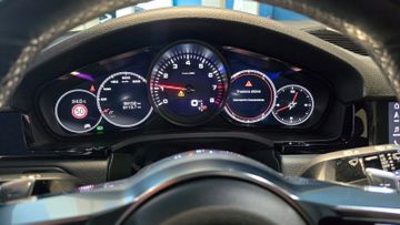 Porsche Cayenne - 10