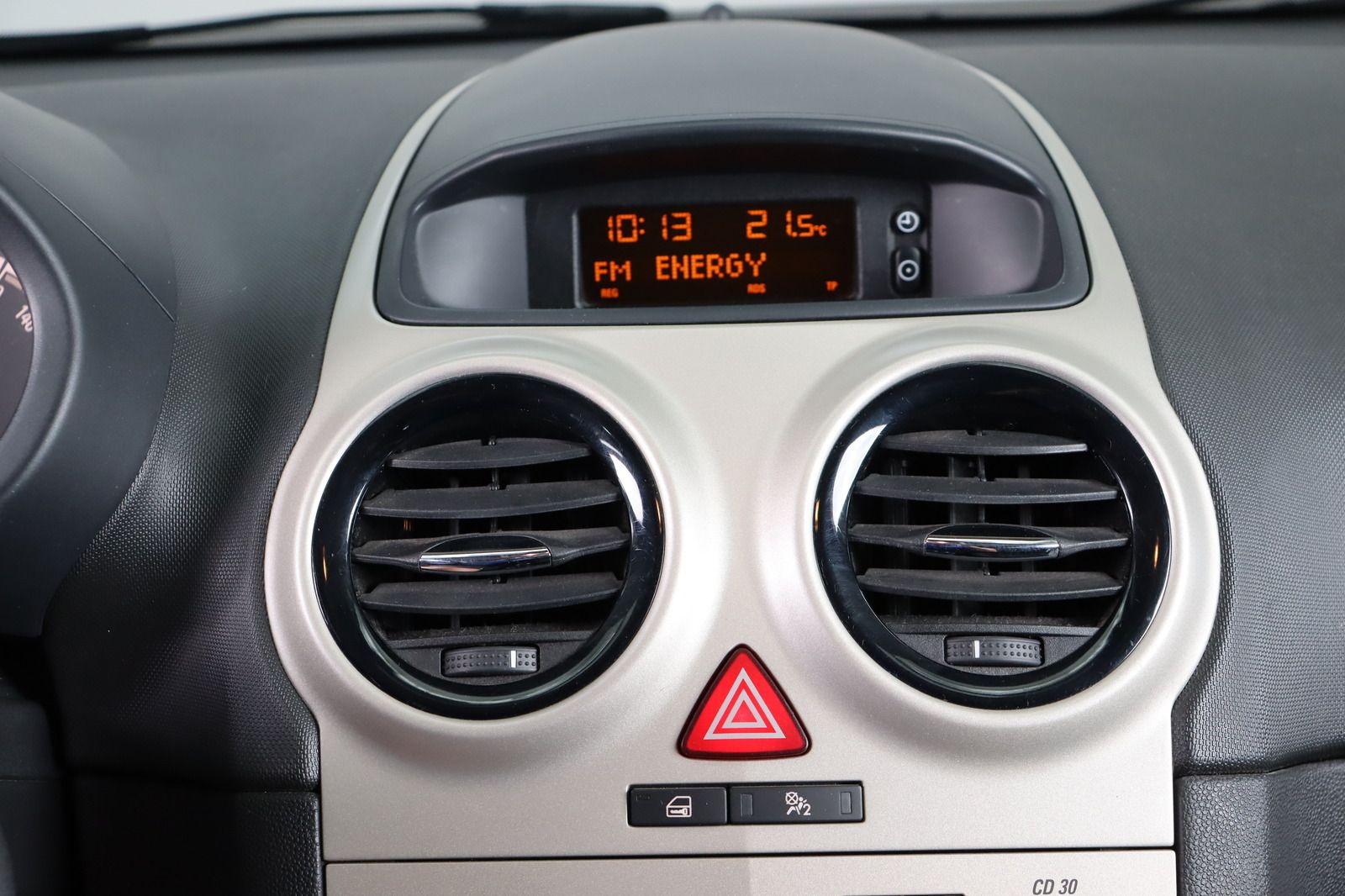 Fahrzeugabbildung Opel Corsa 1.2 16V Klima * wenig km