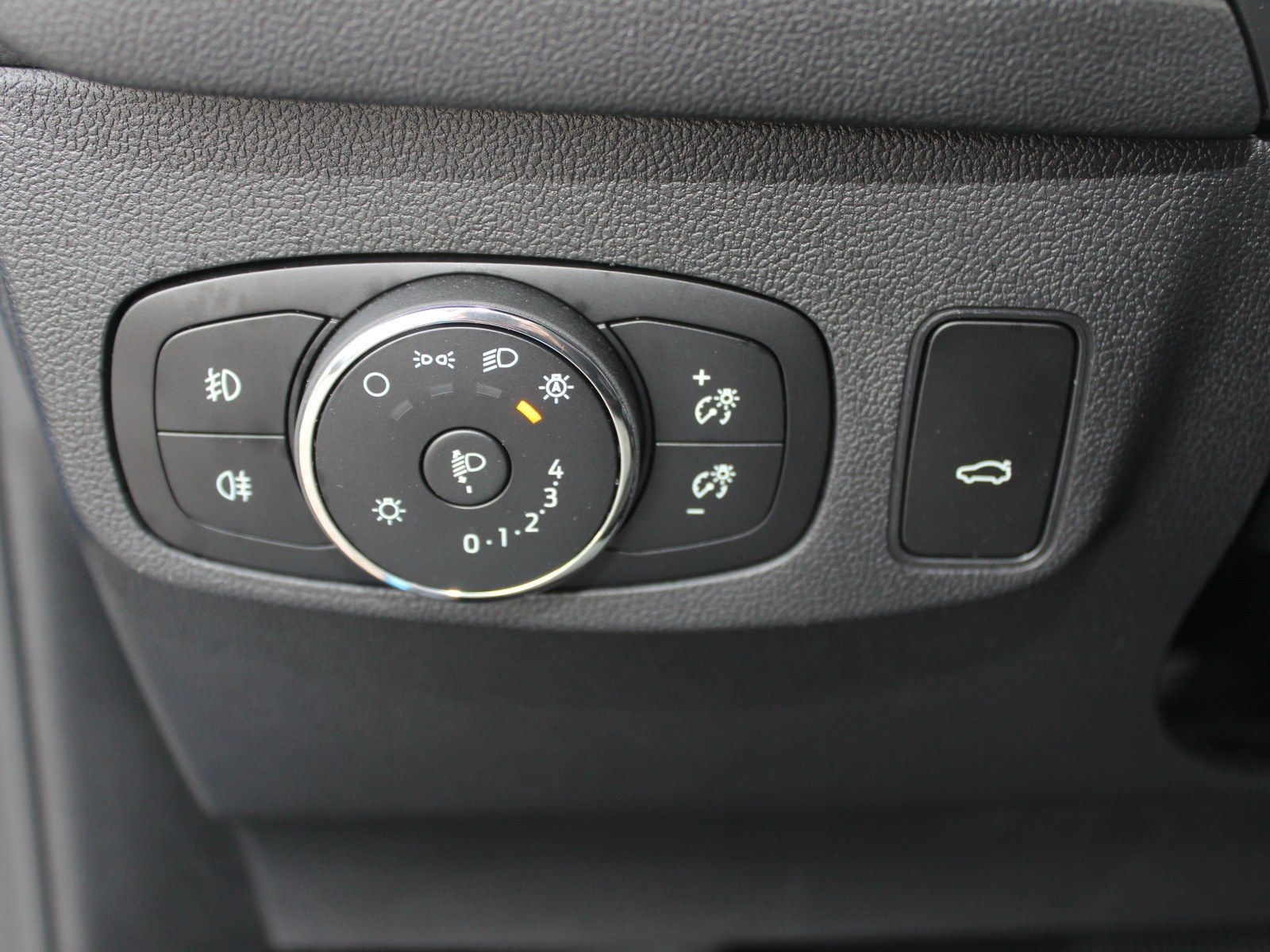 Fahrzeugabbildung Ford Focus ST-Line X 1,0 EcoBoost Mild-Hybrid