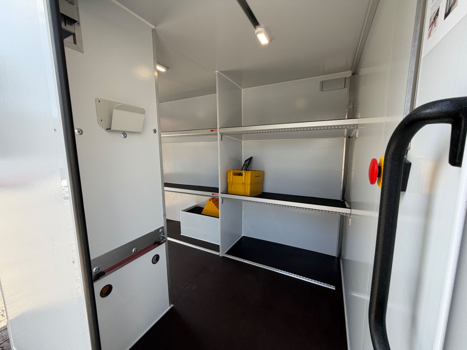 Fahrzeugabbildung Maxus eDeliver3 Lieferwagen DHL/POST ETC KAMERA