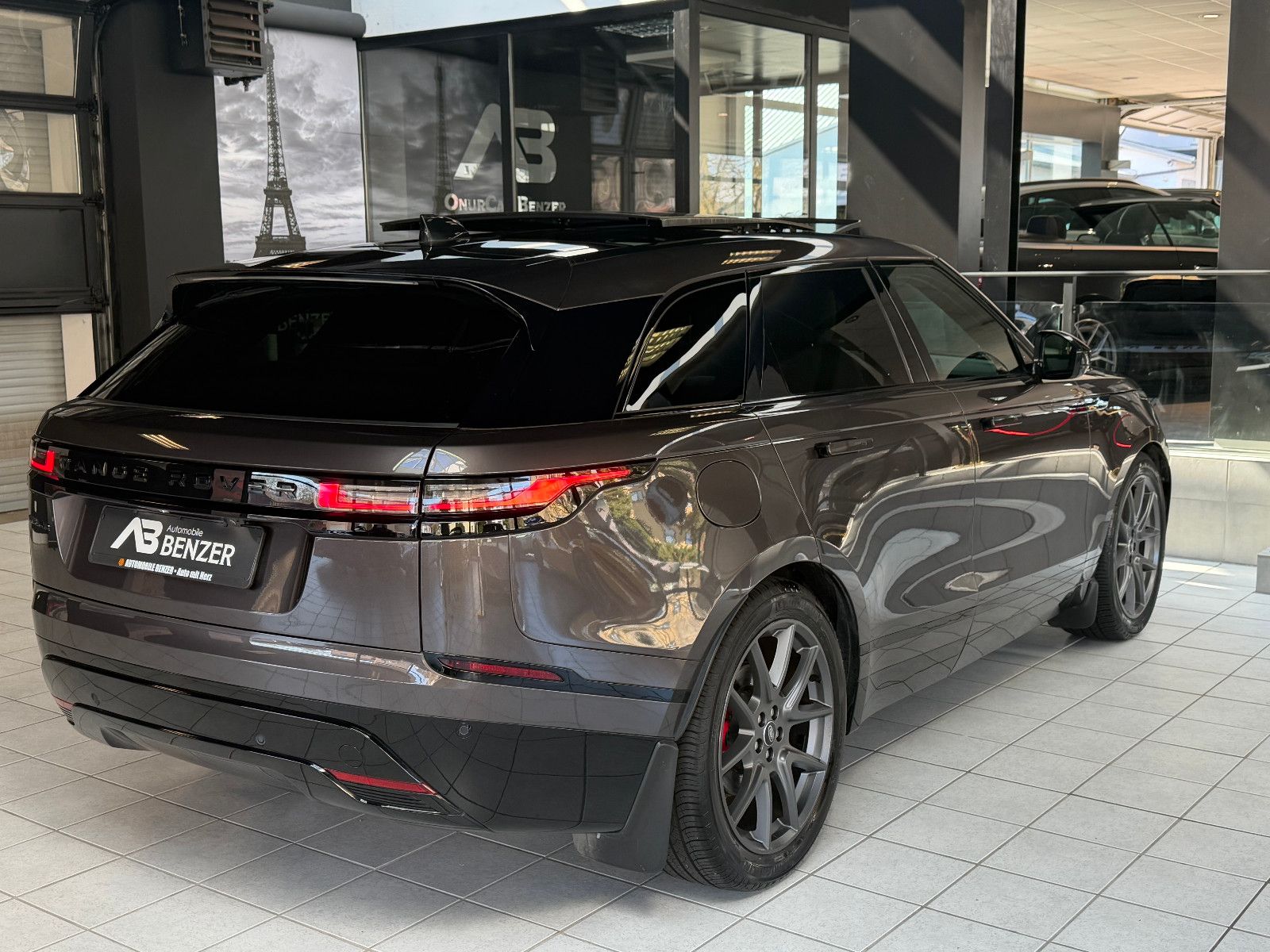Fahrzeugabbildung Land Rover Range Rover Velar D300/R-DYNAMIC/MERIDIAN/PANO