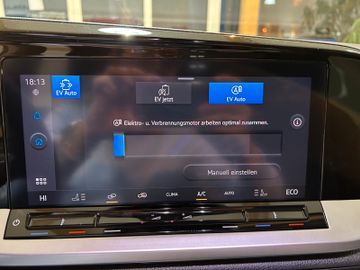 Ford Grand Tourneo Connect PHEV Titanium