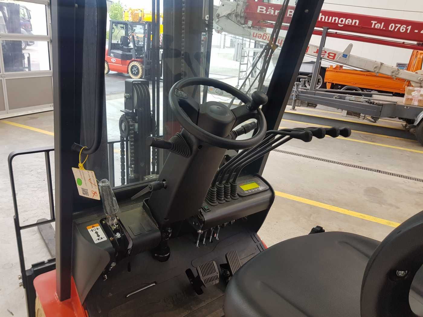 Fahrzeugabbildung Andere EP Equipment EFL181 / Triplex: 4,80m / SS / Neu