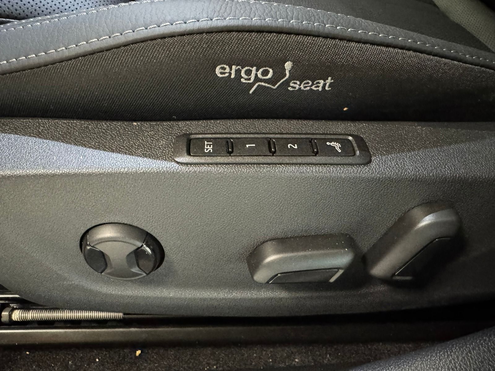 Fahrzeugabbildung SKODA Octavia Combi 2.0TDI DSG*RFK*AHK*NAVI*Head-Up