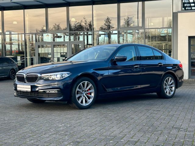 BMW 530i xDrive Aut. Lim. / Leder / AHK / Glasdach