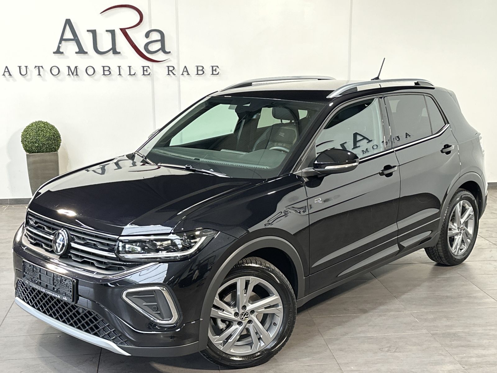 Fahrzeugabbildung Volkswagen T-Cross 1.5 TSI R-Line NAV+LED+ACC+AHK+KAM+DIGDI