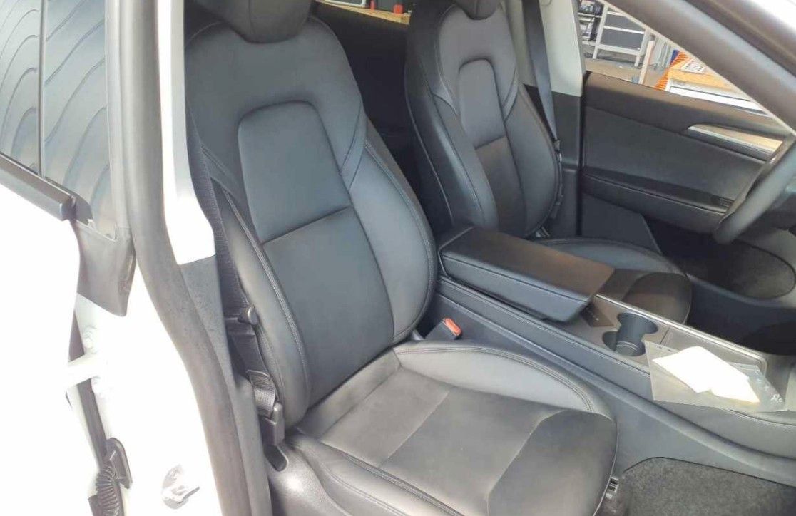 Tesla Model Y Long Range Dual AWD AHK Pano Berlin foto 8