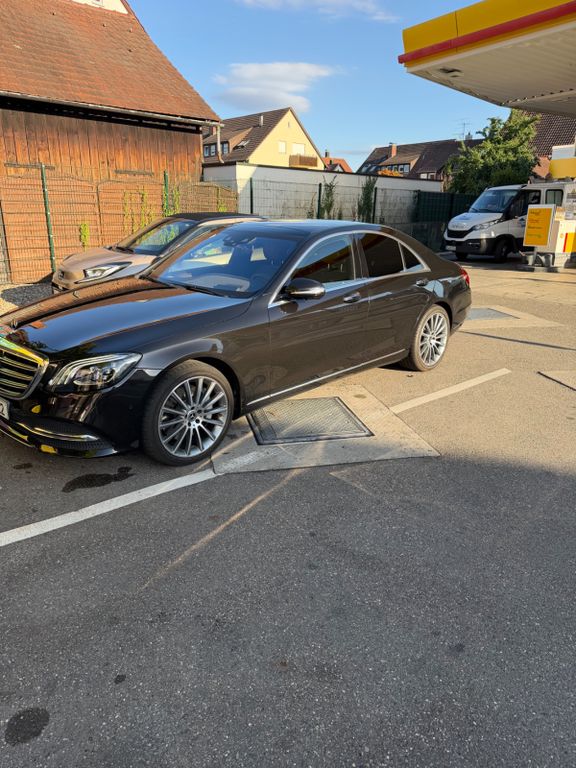 Image of Mercedes-Benz S 400