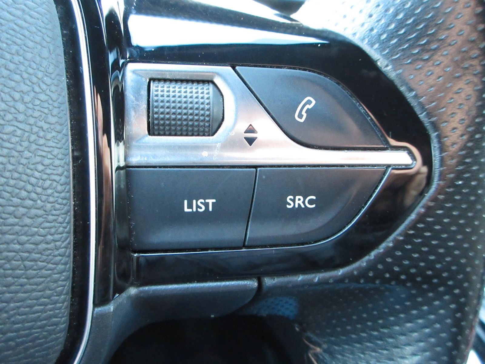 Fahrzeugabbildung Peugeot 5008 GT-LINE 1.5D LED/SHZ/VOLLLEDER/360°CAM