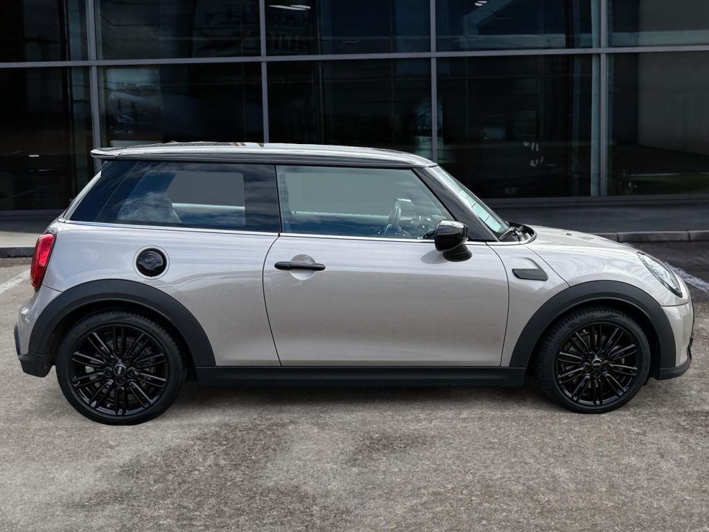 Fahrzeugabbildung MINI Mini Cooper S Aut. Classic Trim
