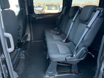 Ford Tourneo Custom - 11