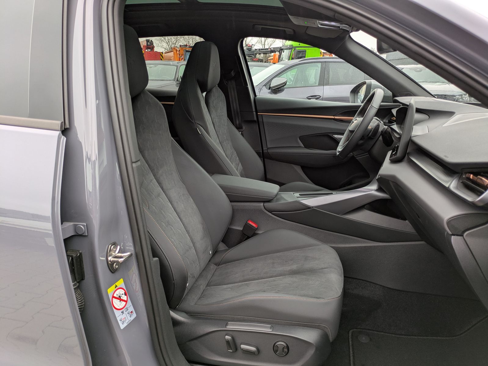 Fahrzeugabbildung CUPRA Terramar 2.0 TSI 4D VZ HUD*MATRIX*PANO*DCC*20"