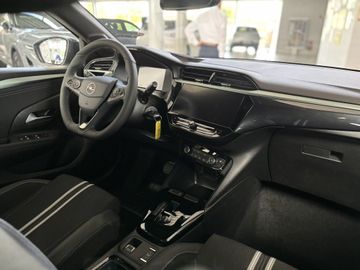 Fotografie 11 des Opel Corsa 1.2 Direct Injection Turbo Hybrid 48 V YES