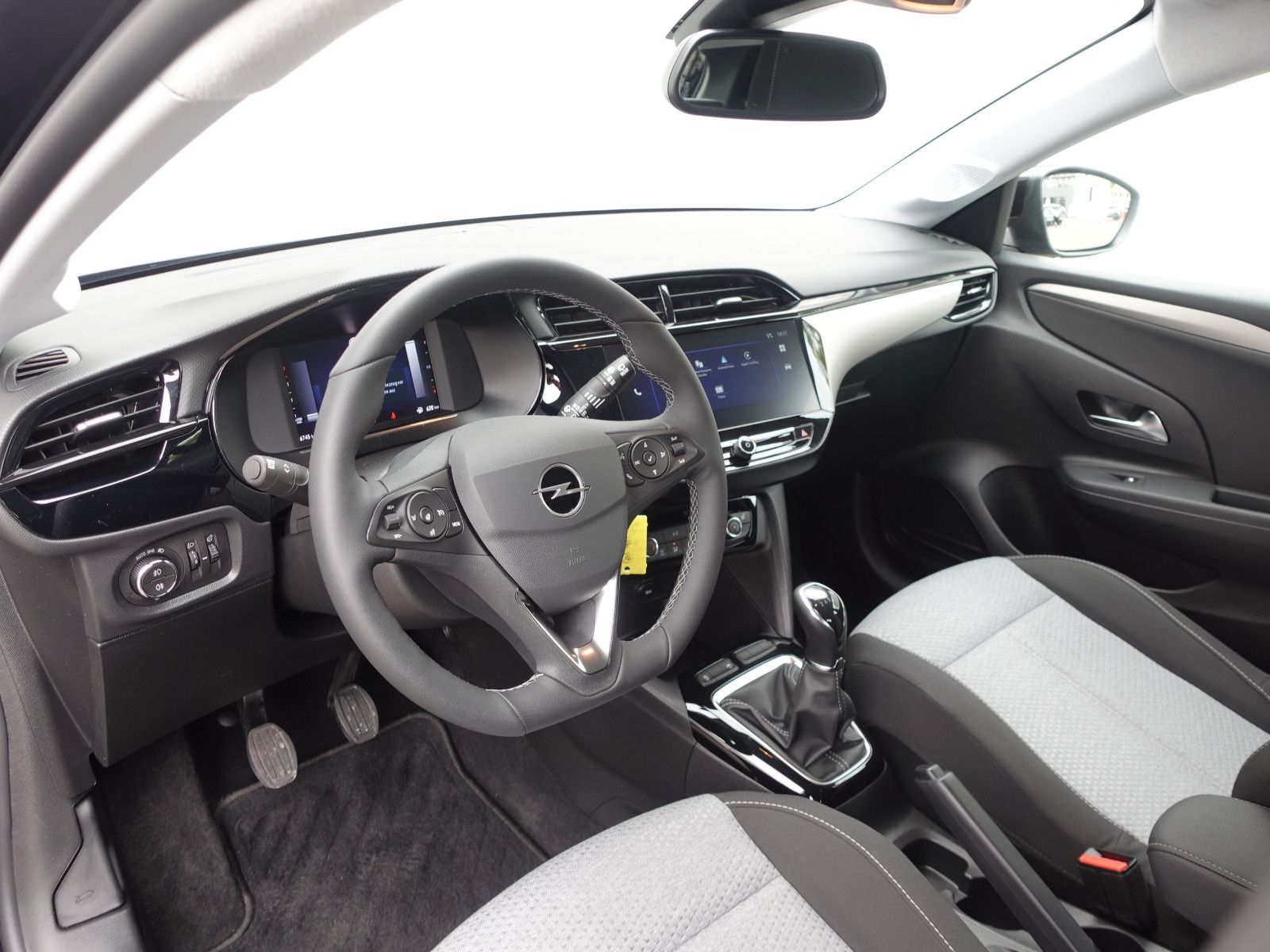 Fahrzeugabbildung Opel Corsa 1.2 Allwetter,Sitzh.,PDC,LED,Kamera,DAB