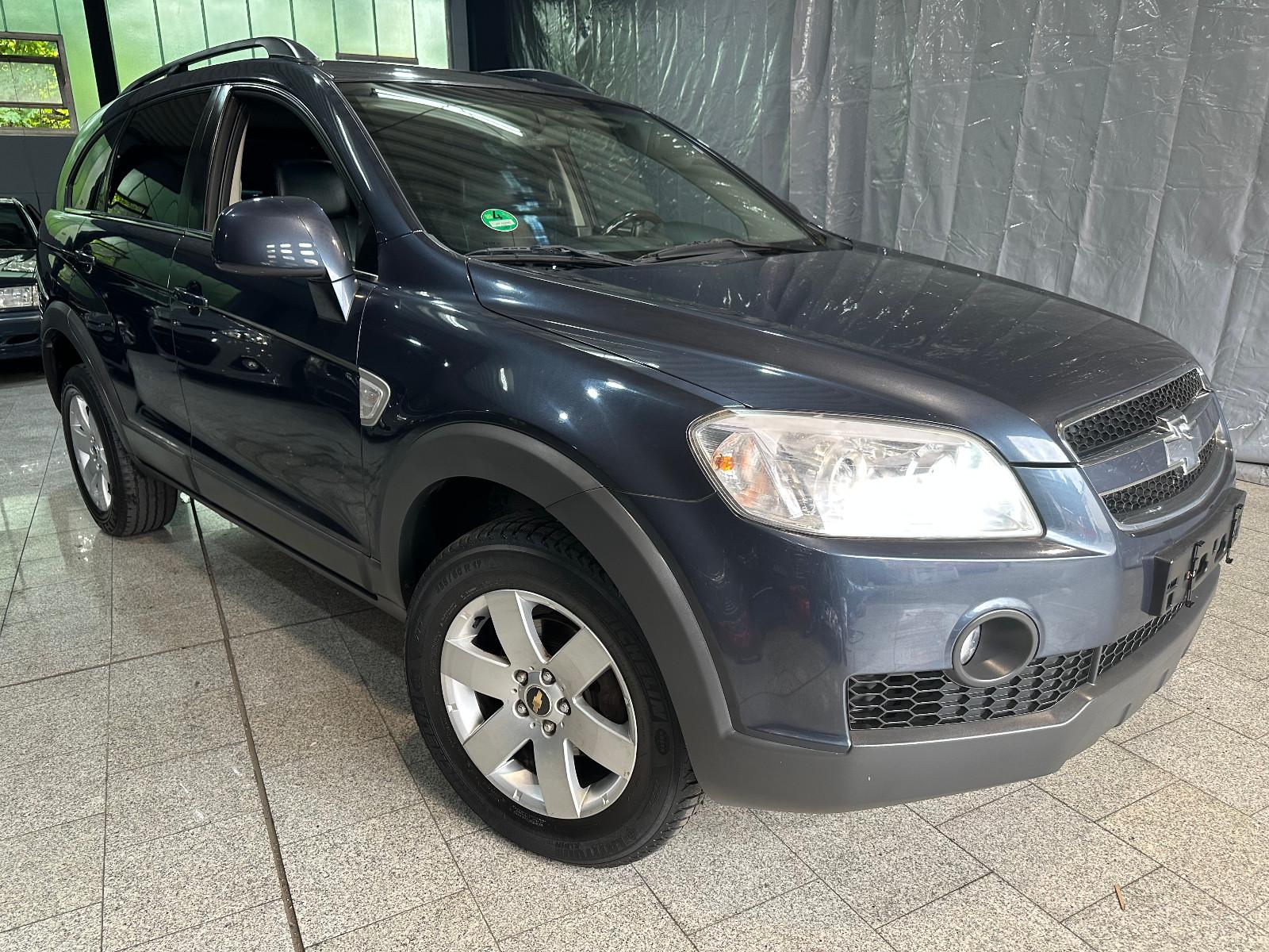 Chevrolet Captiva 2.4 LS 2WD*7.SITZE*KLIMA*TÜV NEU*LEDER*