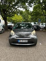 Toyota Zum Verkauf steht unser gepflegter Toyota IQ. - Toyota IQ in Hamburg
