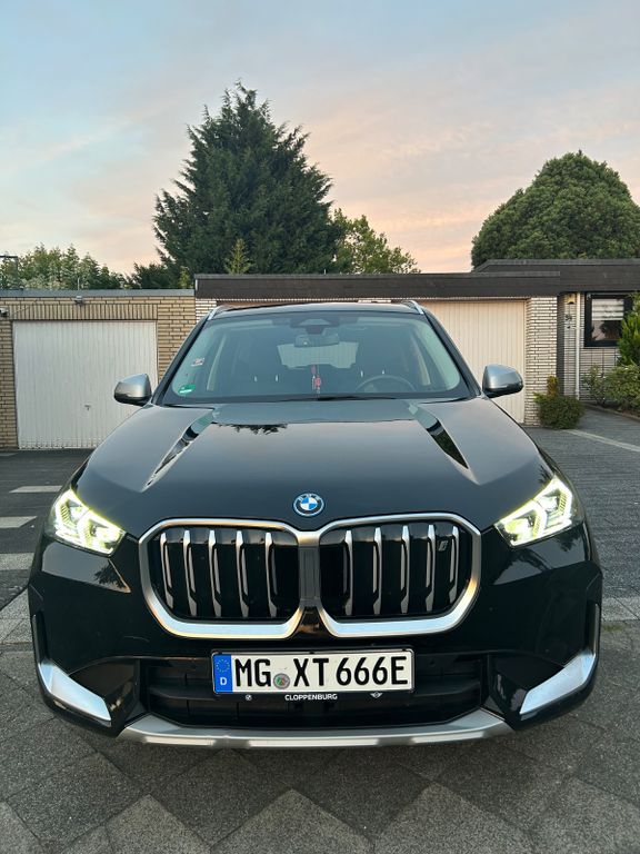 Image of BMW iX1