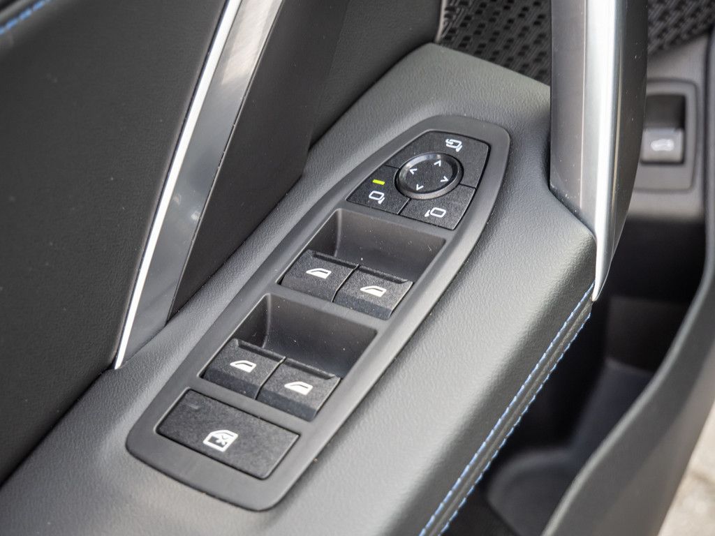 BMW X1 sDrive 18i M-Sport PANO AHK KAM LED SHZG foto 22