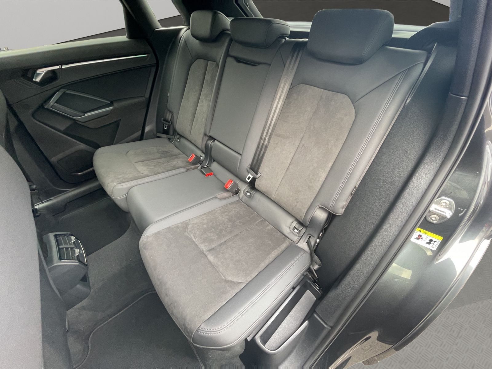 Audi RSQ3 - Bild 19