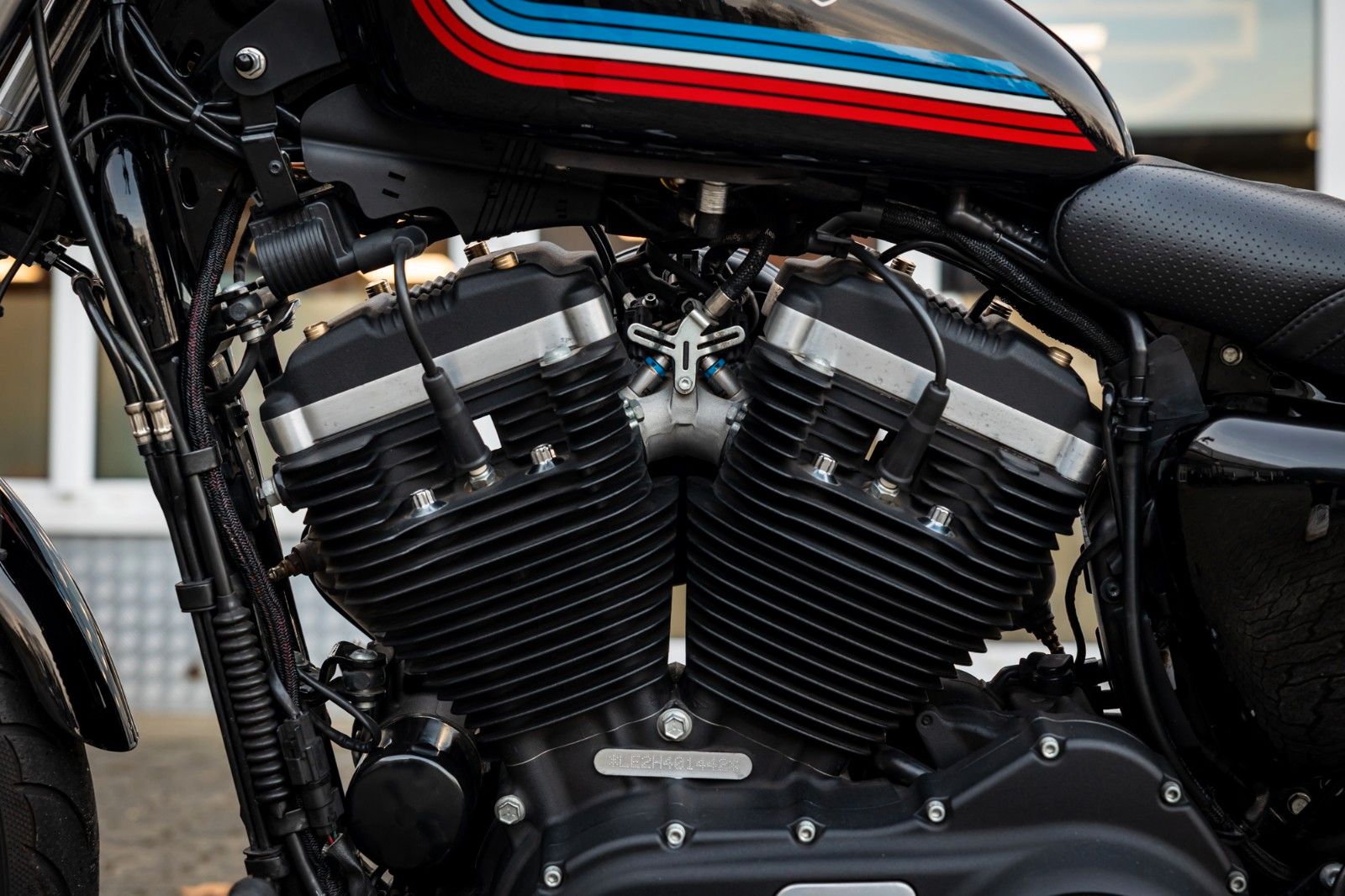 Fahrzeugabbildung Harley-Davidson XL883N - Iron 883 Auspuff - Kesstech - Ape