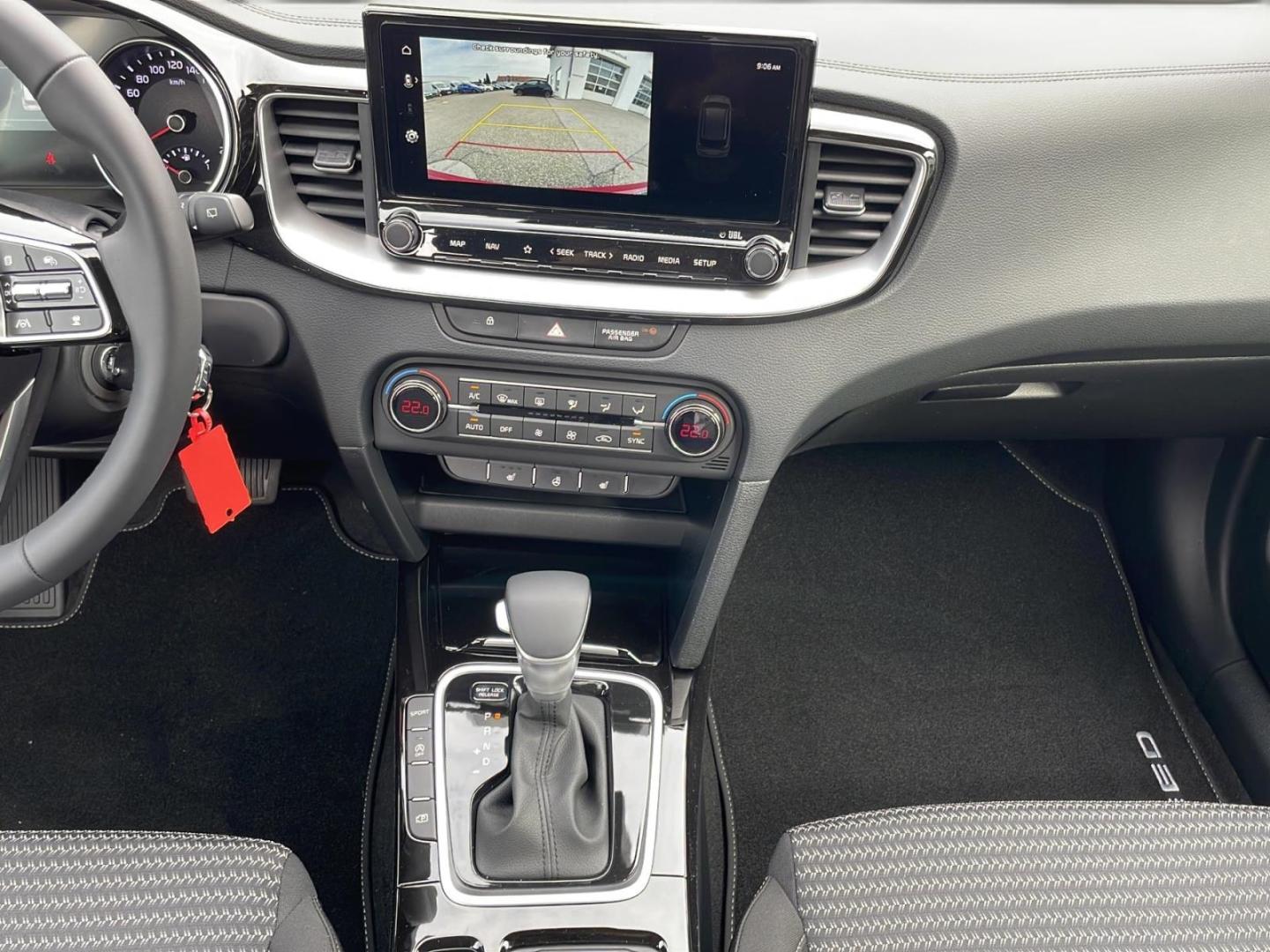 Kia Ceed_sw Spirit 1.5 T-GDI DCT7 Abstand+Tot.Winkel